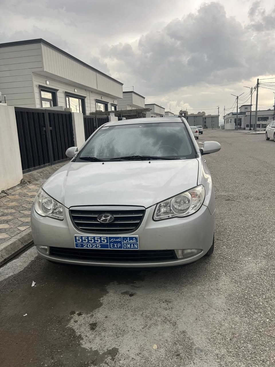 ئاڤانتی ٢٠٠٧ لۆۆک
سەقف و کەڤەرو دەعم بەشەرت

تەبریدی ساردو گەرم بئ عەیب

چوار تایەی لۆکی لەسەرە

ناو سنوق و سپیری لۆۆۆک

سەیارەکە جایزەو ماڵی دۆستە…

سعری ٤٨ گەلا مەجالئ کەم…. لە شارەزورم

***********
