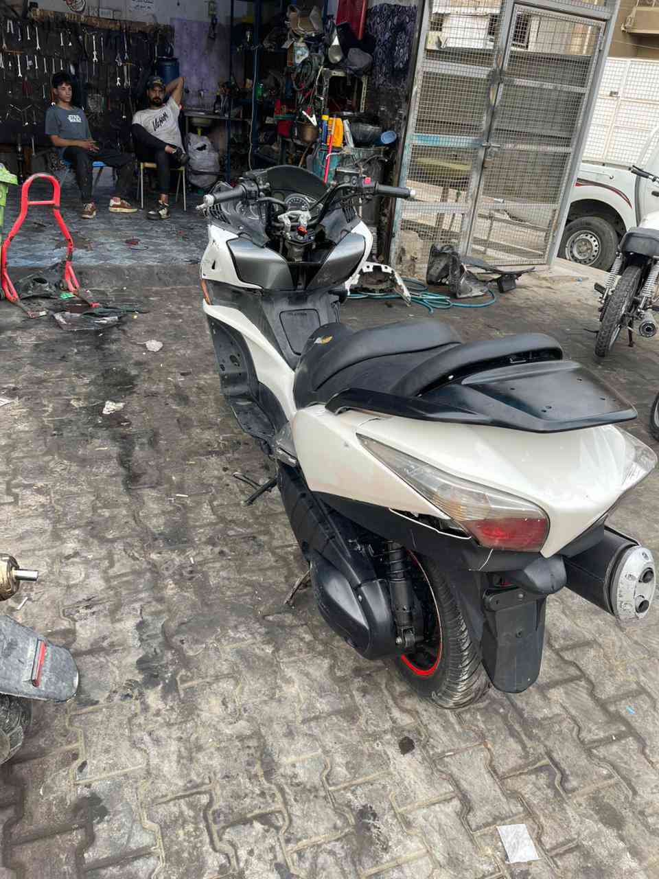 سلام عليكم سلفر جيتي للبيع ٤٠٠ مكينة كفالة ماطاختهة سبانة يرادلهة ترتيب للكفر الدراجة خير من الله حماوة ربع شلعة معدل خير من الله السعر ١٤ بيهة مجال *********** مكاني بغداد
البياع تقاطع درويش
