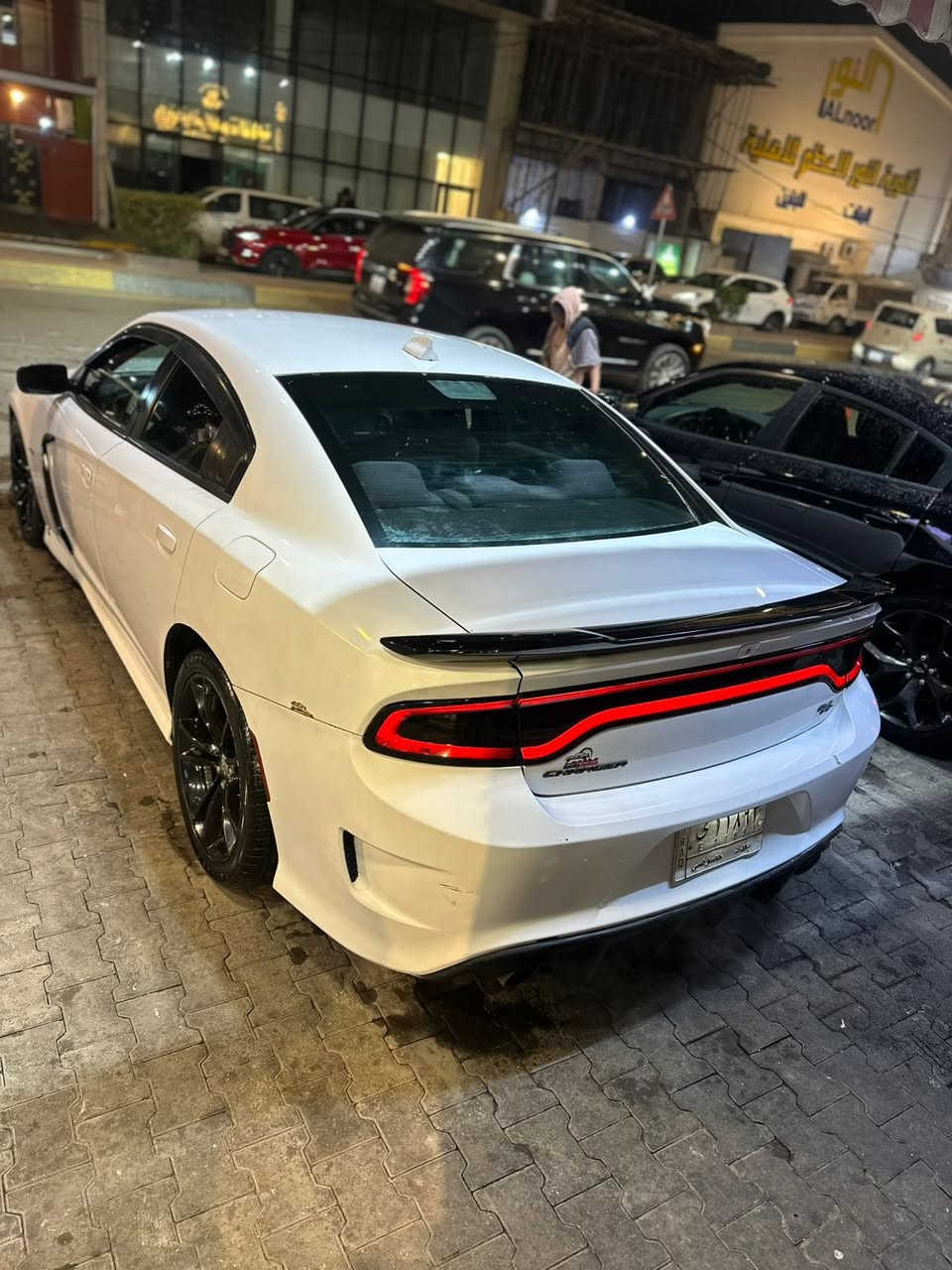 سلام عليكم
جارجر هيمي Rt 
2016 / 8سلندر 
ماشي ٨٥ كيلو متر 
كير مكينه مكفوله
صبغ جاملغ خلفي + بوند محدث مال srt
مواصفات معروفه 
شاشه كبيره كشنات هيتر 
وكشنات حضن 
كامره ٣٦٠ 
لد امامي خلفي 
لايتات زنون 
قطعتين تبريد مواصفات نص فول 
تحكمات استيرن 
شفتات ستيرن 
السعر 
١٦٨ 
بيه مجال بسيط 
*********** 
مكان بغداد / المنصور
