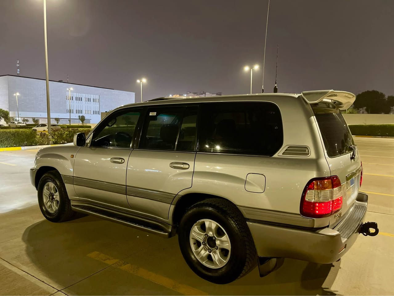 مۆنیکا مۆدێل ٢٠٠٦ فول مواسەفات ( دیفلۆک ) GXR .V6 
گێڕ و مەکینەی بەشەرت سەرف و بوخار و دوکەڵ و دەنگی نییە تەپەی گێری نییە بەشەرتی ١٠٠ فیتەر بێ بۆیاغ هیچی پێوە نییە ٢ شوێن ساردی هەیە پێوەی دیار نییە سەقفی وەک شوشەیە بەشەرتی ئەوەی قۆپی نەبێت غازی ئیتاڵی بۆ بەستراوە ٤ تایەی لۆکی لەژێرە تەحویل و غڕامە و بەناو کردن بەشەرت رەقەم و سەنەوی تازەیە دەعامی بۆ دەعامی چرکە و ٥٠٠ دۆلار بشکێنە تەبرید و تەقە و رەقەی بەشەرت بەرگی دەرگاکانی وەک بیلاد ماوە سەقفی بەرینەداوە سعری ٢٠٣ گەڵاو کەمێک محامەلەی تێدایە *********** أربيل, العراق
