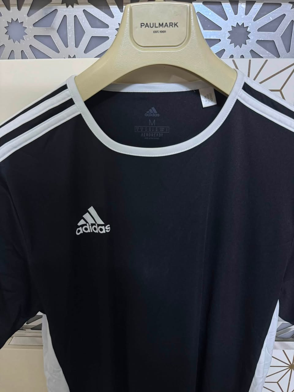 تيشيرت adidas 
اصلي وكاله
غير مستخدم
قياس M


**إذا كنت صاحب هذا الإعلان وتريد حذفه لأي سبب، رجاءا أرسل رسالة إلى الدعم الفني**