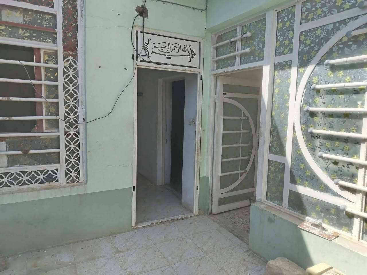 @الجميع @إشارة يا الله يا رزاق 

دار للايجار 100م ،، الايجار 250 الف 
يحتوى ع، صاله وغرفه ومطبخ وصحيات 
العنوان ,  شارع المطار الجديد شارع الشفلات


**إذا كنت صاحب هذا الإعلان وتريد حذفه لأي سبب، رجاءا أرسل رسالة إلى الدعم الفني**