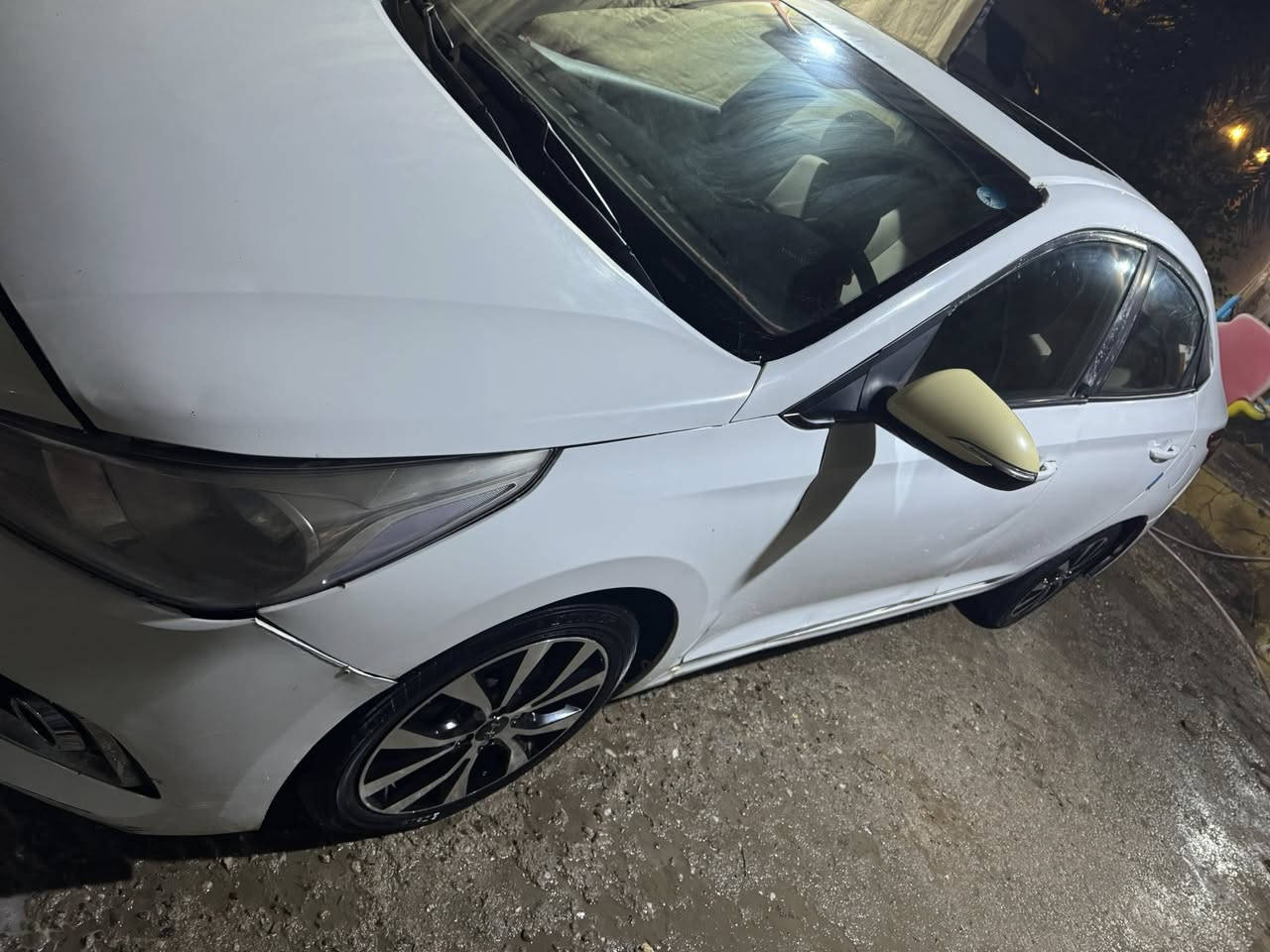 سياره اكسنت خليجي فول مواصفات موديل 2020 السياره بيها جفيه ع جهه السياق ومصبوغه عام كير محرك جديد تبريد شغال تخم تاير السياره ماشيه 98 الف كيلو متر سعه المحرك 1600 وسياره حلوه وعمليه السياره موجوده بالبصره ابي الخصيب السعر 75 ورقه وبي مجال للاتصال ع الرقم *********** او ع الرقم ***********
