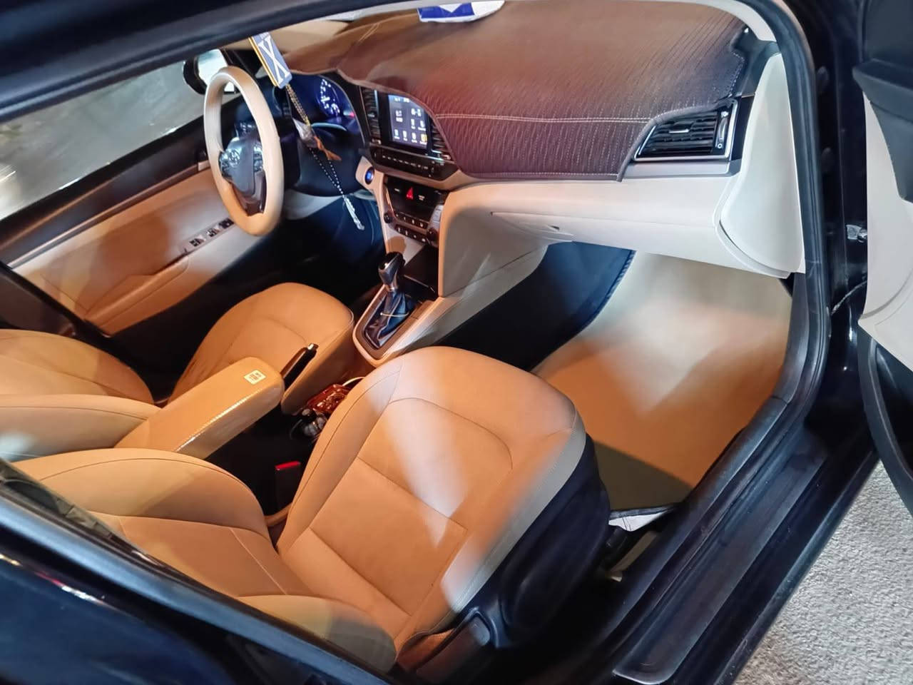 الالنترا 17 أمريكي جاملغ وبنيد سونار عندي مكينة مفتوحة كير مكفول السيارة فول مواصفات ماشية 130 فتحة بصمة كامرة دوارة بصمة ابواب ثلاث انضمة قيادة تحكمات استيرن كشنات تدفاه إشارة ترحيب السيارة جاهزة تخم تايرات صدر أمامي خلفي السعر 118 وبيها مجال رقمي *********** اتصال واتساب
