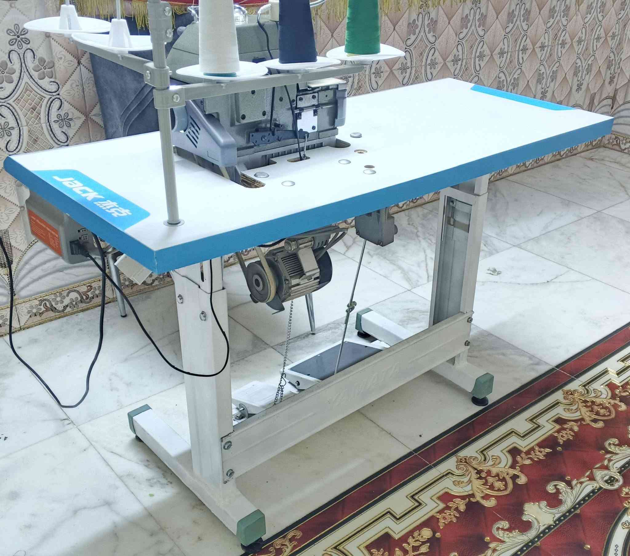 ماكنة اوفر نوع جوكي لاصلي كاتم تحكم سرعه انار ذاتيه سعره 350 رقم هاتف ***********
