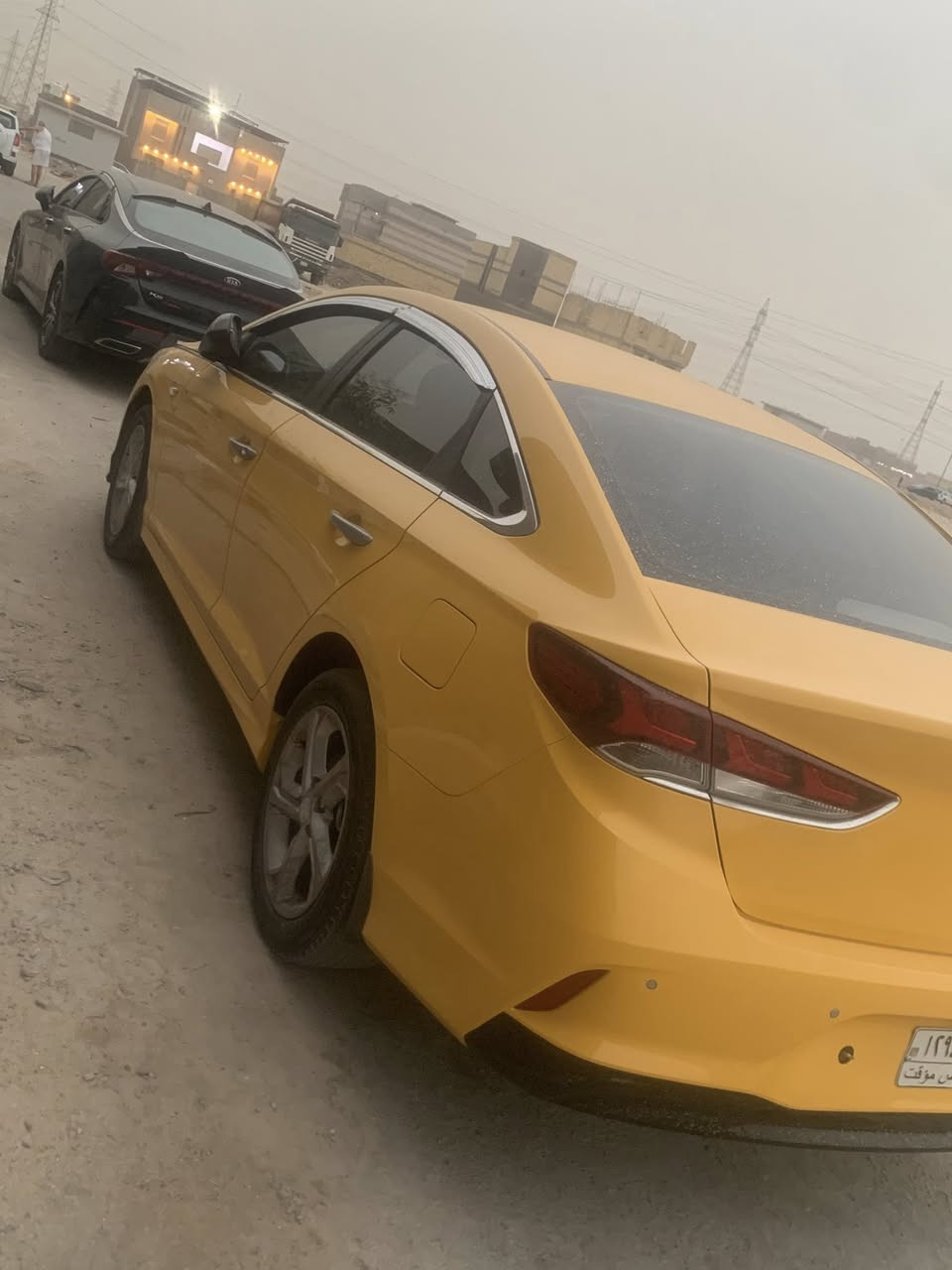 سوناتا 2023 اصل كوري  غاز  رقم بصره  مكفولة كفالة عامة وجديدة كلش ما مشتغلة بالشارع
محرك 2000 غاز 
ماشية 71. حقيقي ما مصفره
سايد بريك كهربائي
كشن كهربائي
كشنات جلد 
تدفاة وتبريد بالكشنات
حساسات خلفية
لد امامي 
لد خلفي 
ويل كب حجم 17 
مرايات كهربائية 
السعر 205. 
الاتصال ***********
البصره حي. بغداد
