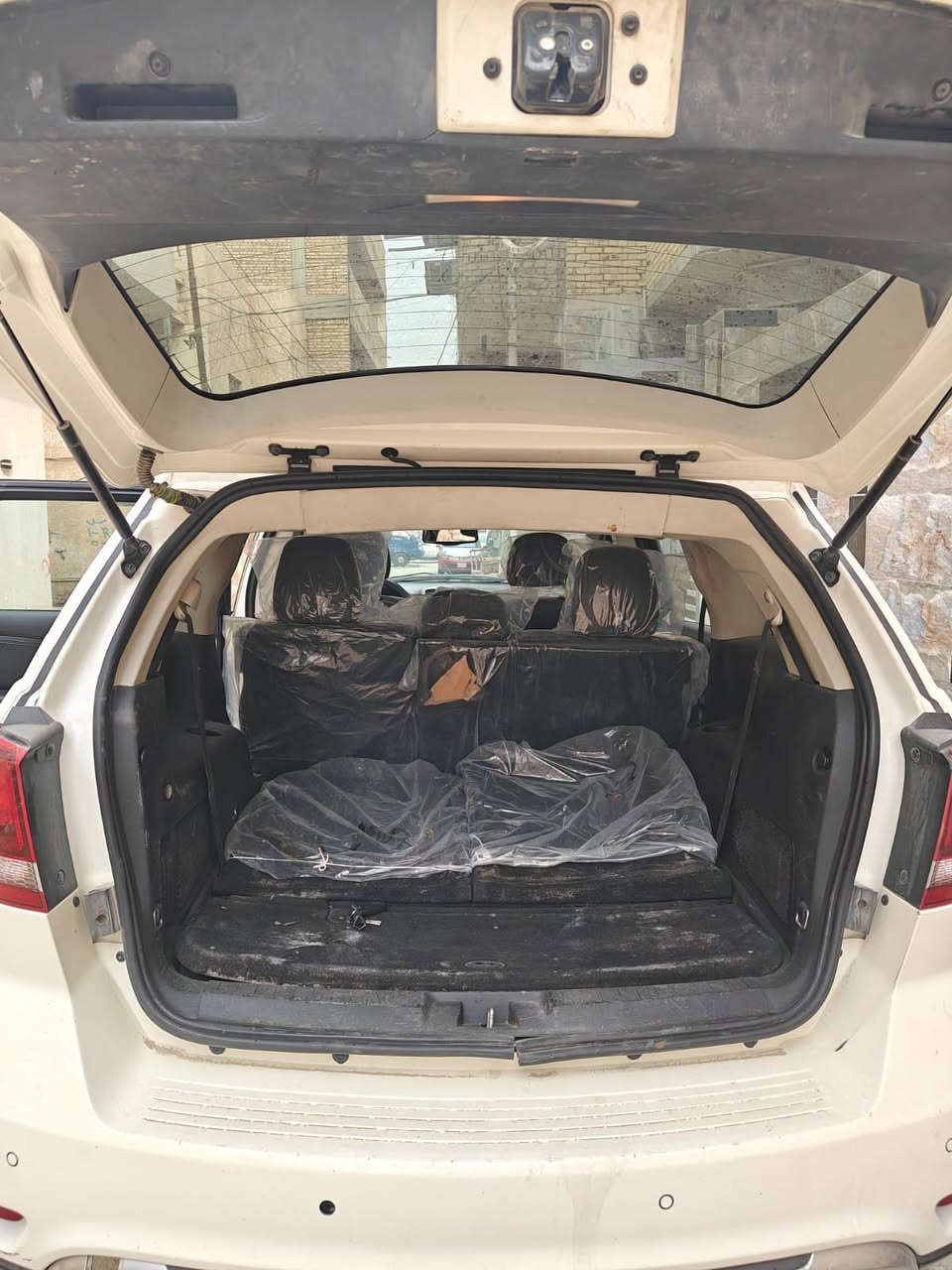 سلام عليكم جورني للبيع موديل 16 سياره حلوه بيهباب الخلفي مبدل وبيه طخات خفيفه مكينه 4سلندر 7 راكب رقم ذي قار تحويل ثاني يوم مكان ناصريه مركز سعر 115 وبيه مجال ***********
