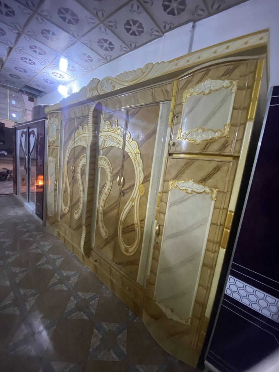 سلام عليكم غرفه صاچ تكمه نضافه 100/100تخبل جديده مكان الرحمه قرب شارع ابورسول
***********
