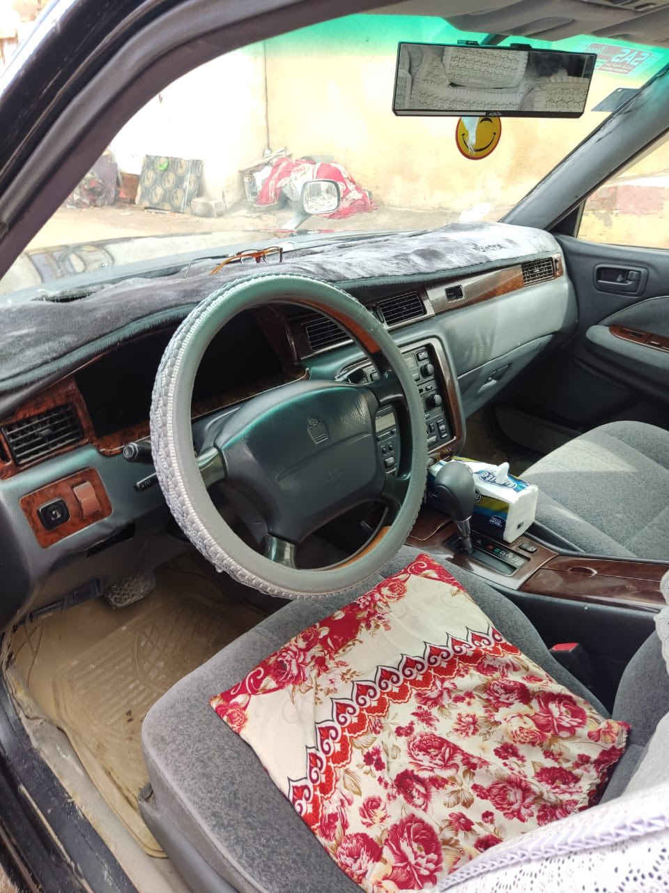 سلام عليكم سياره راس الثور تكم اسود فول 5دكم موديل 1997مكفوله من كص ونفل جثه وضربه قويه بيه ضربه باجاملغ امامي خفيفه بيه مكان صبغ محور ما ينكفل من صبغ تبريد شغال كهربائيات كله شغاله مكينه 3000 فيفيتي بسمي رقم نكليزي حداديه حلو سعره 85بيه مجال مكان بصره شط العرب فيحاء رقم هاتف ***********
