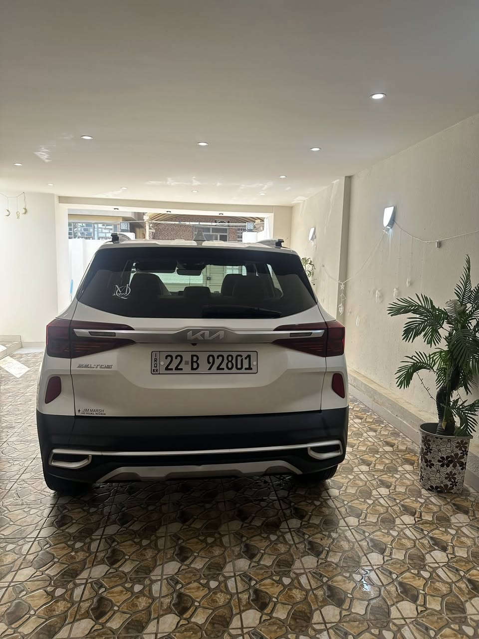 كيا سليتوس موديل ٢٠٢٣ رقم اربيل
وارد امريكي حادثها خشم البنيد معدل بدون صبغ و ايرباك ستيرن راجع سستم السيارة بدون صبغ صور الحادث مرفقة
محرك 1600 تيربو  المرغوب
ماشيه 43,800 كيلو متر 
رقم اربيل الجديد 
فول الفول عدا الفتحه
بصمة تشغيل عن بعد 
بصمة ابواب
قطعتين تبريد
كشن جلد
تدفئة كشنات
حساسات خلفية
رادار امامي خلفي وجانبي
مانع تصادم امامي وخلفي
انطفاء محرك ذاتي اثناء الوقوف
قيادة الية
تحديد مسار 
ثلاث انظمه قيادة
شاشة اعطال
شاشه كبيره تدعم ابل كاربلاي
كاميره خلفيه داوره
مانع انحدار 
مانع تزحلق
فول تحكم استرين
نقاط عمياء
لايت لدات
وباقي المواصفات المعروفة
السعر 177  ورقة و بيها مجال قليل
*********** للاتصال
مكان بابل- الحلة
