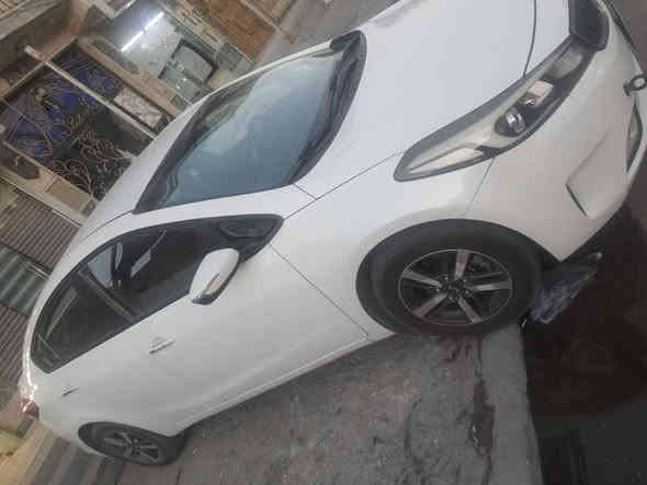 سيراتو خليجي ٢٠١٨
رقم بغداد سنوية لغاية ٢٠٢٨
محرك ١٦٠٠ 
ماشية ٩٠٠٠٠ كيلو متر 
السيارة نضيفة كلش وبالعافية عالياخذهة
تبريد شغال
شاشة
 وكاميرا
ويل كب
 وحساسات خلفية 
تشغيل عن بعد
مابيهة قطرة صبغ بيهة مكانات طخات بسيطة ومكانات بارد مثل ما موضح بالسونار 
تخم تاير جديد 
محرك ممفتوح
الصدر ينرادلة اذانات ودبلات خلفية مذكورة بالسونار
مكان السيارة بغداد حي الجامعة
السعر ١٣٨ ورقه
للأستفسار 
***********
*********** بغداد
