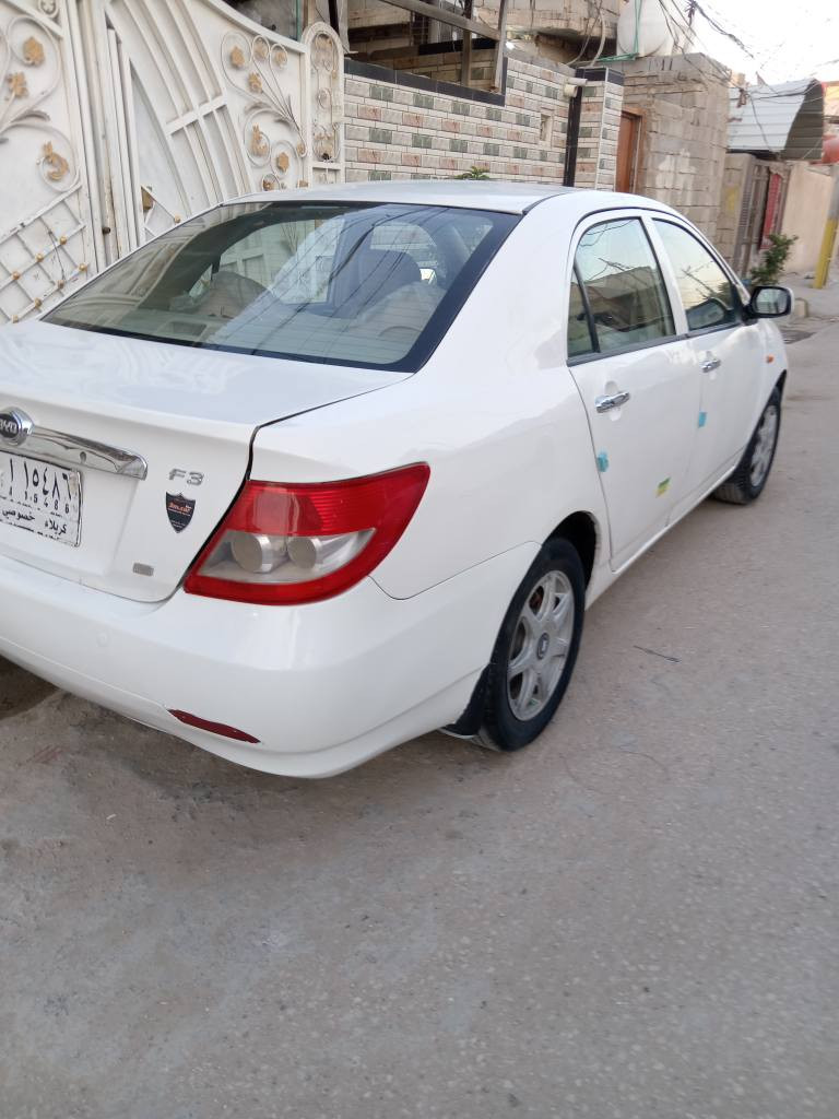 بيوايدي اف ثري كير عادي موديل كير ومحرك بلادي مستوبيشي.. مكفوله من الضربه تبريد شغال  بيها صبغ دوس وجاملغ مكانات.. سعرها ٤٩ بيها مجال بسيط او مراوس.. سياره جاهزه.. مكانها كربلاء.. ت ***********... كربلاء, العراق
