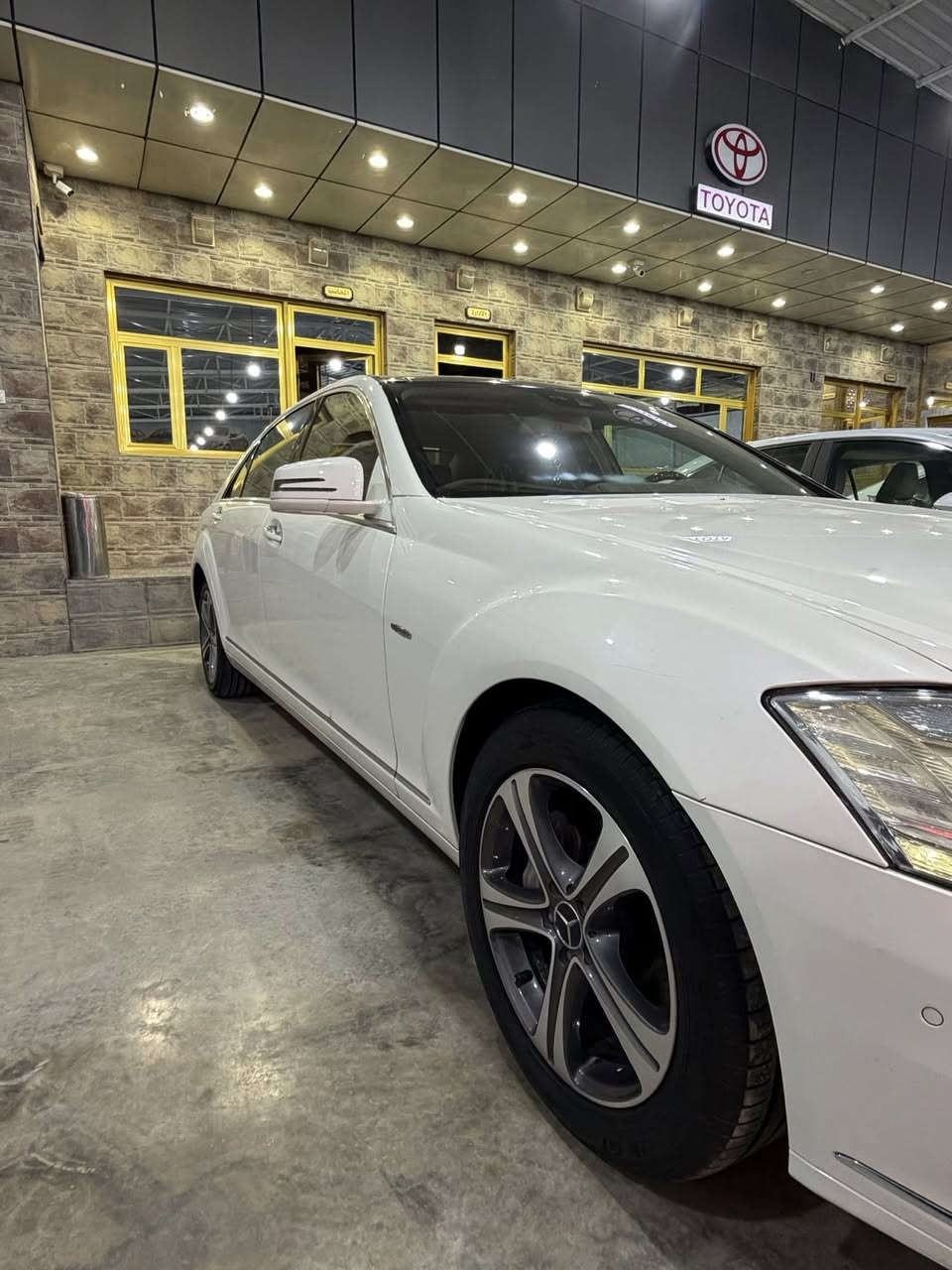 مرسيدس بنز 2012 s350 مواصفات الماني ضمان دولي
فول مواصفات ‎إس كلاس, S350, 2012
عدد الكيلومتر 124 كيلو
سلندر: 6 سلندر
 محرك: 3.5
سقف بانوراما -كاميرا خلفية  - الصندوق الكهربائي  
کشن تدفئة وتبرید - بصمة - شاشة  - صندوق شفط
بوب شفط  - لایت زینون -  لایت لید - دشبول ليد
 سستم سماعات harman kardon
ربع كشنات كهربائي - ٥بردات كهربائي 
حساس امامي خلفي 

العنوان : الكريعات شارع المعارض معرض اليمامه

للاستفسار الاتصال ع الارقام التالية 

***********
***********

