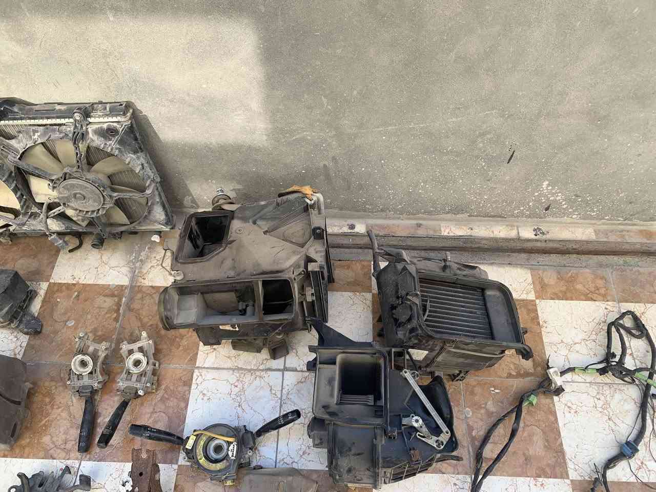 سلام عليكم
غراض كورلا موديل 2000

كله نضيفه وشغاله

مكاني فلوجة 

ابيعه شلع***********

***********
