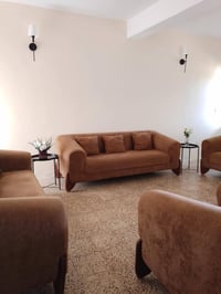 تخم للبيع تكون من عشر مقاعد سعر 700 بس بسرعه على هالرقم 07807155652
