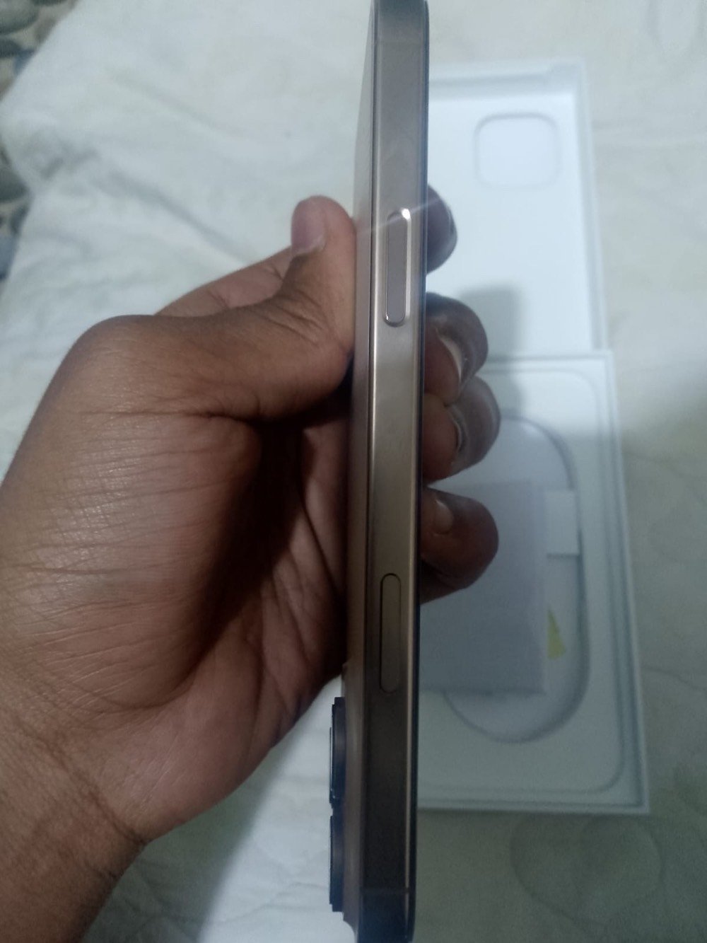 آيفون 16 برو ماكس 256GB للبيع المستعجل 🔥

المواصفات:
- اللون: ذهبي تيتانيوم فخم
- الذاكرة: 256GB 
- البطارية: 97% شرط الفحص كدامك
- شرق أوسط ماستر، ما مفتوح ولا متبدل بيه شي
- مع الكارتون الأصلي + كيبل الوكالة

النظافة: 100/100 مابي شخط واحد، استخدام خفيف بنية

السعر: 1,750,000 دينار وبيه مجال بسيط للشراي الجاد

المكان: البصرة - الزبير ، وتسليم يد بيد فقط
للتواصل واتساب: [حط رقمك]

ملاحظة: الفحص يم أي محل تختاره انت، الفلوس كاش فقط وها الضمان معتمد من ابل أستور