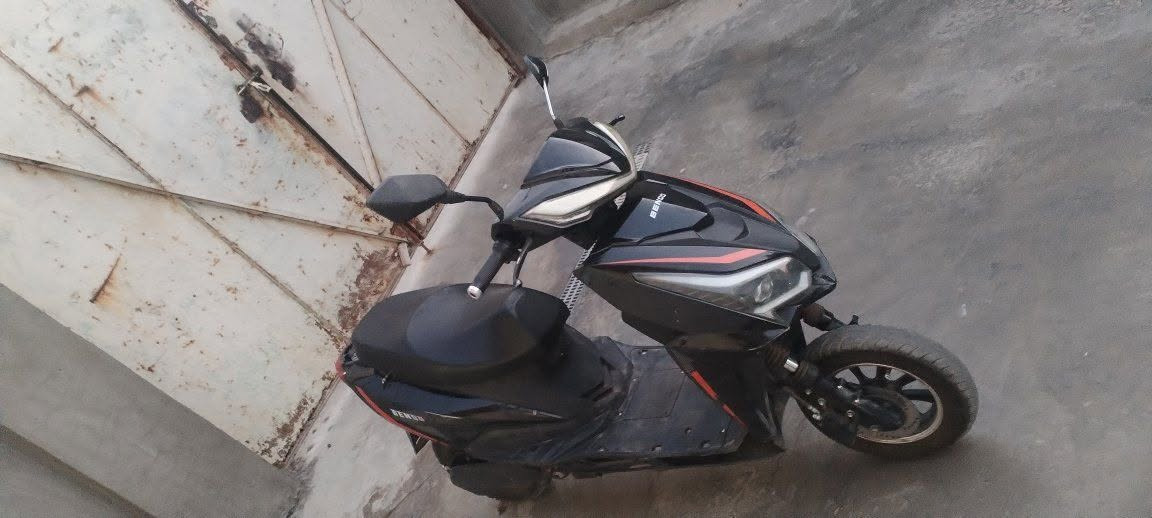 سلام عليكم سكنس حجم كبير جاهزه بدون نقص  بطاريات  6  ملف ٢٠٠٠ سعر ٢٧٥ وبيها مجال ***********
