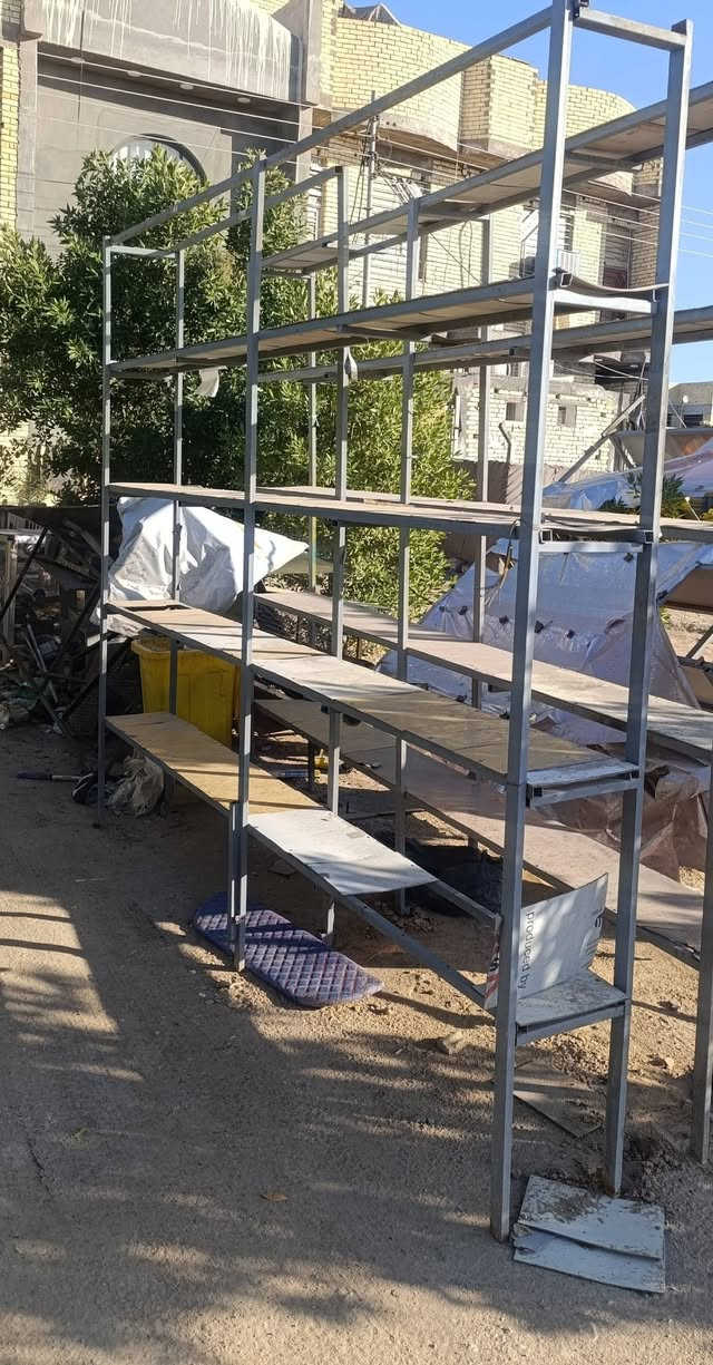 سلام عليكم رفوف حديد  عدد 3 
طول 3متر/ رتفاع 2ونص / عرض رف 30سم 
مستخدمات بسعر مناسب 
للاستفسار الاتصال ***********
