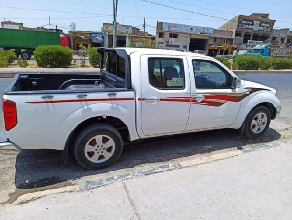 السلام عليكم سياره نيفاره موديل9رقم دهوك لبيع بيها ٣قطع تبديل سعر ٦٥عليه غرمات ٣٥٠الف ينزل من سعر  مكان سياره فايده شرط تحويل *********** /***********
