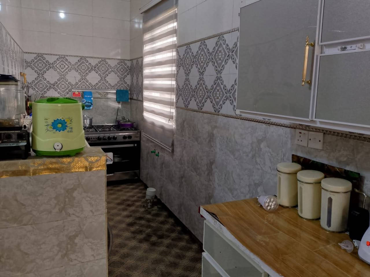 الاستفسار على هذا الرقم ***********
