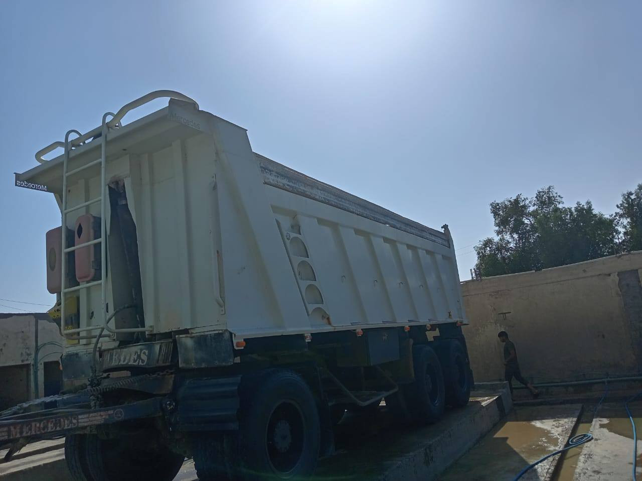 السلام عليكم مقطوره  شاصي16 براد16 سرابس الطول سبعه وربع للبيع او مراوس بمقطوره هاوزر السعر 140 وبيها مجال 

رقم الهاتف ***********

مكلف بالنشر
