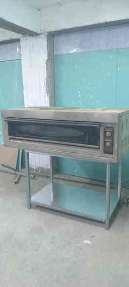 فرن بيتزا كهربائي
حجم كبير نظيف كلش
صناعة تركية
هيترات مغلونه ومقاومة
تسخين من الاسفل والاعلى
للاستفسار المراسلة على الماسنجر لطفا
المكان بغداد العلاوي قرب مستشفى الكرامة
