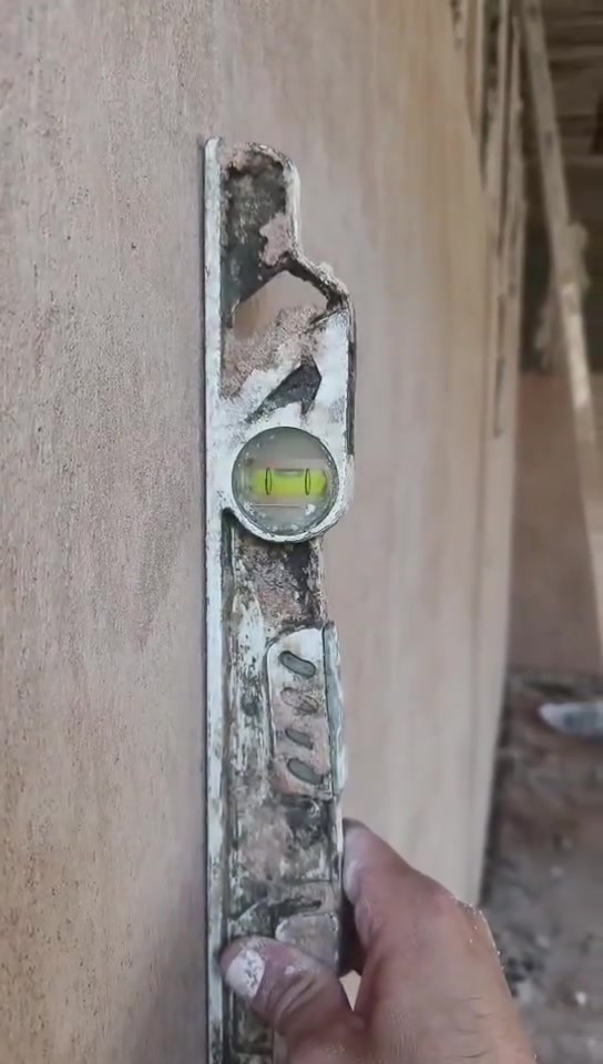 السلام عليكم عندي كادر البخ ونثر وطلس وجص وبورك شغل درجه اولى وتنظيف بعد انتهاء العمل اسلمك شغل مهندس  تخريج ابواب وشبيبيك وهذه رقمي وبي وتساب ***********
