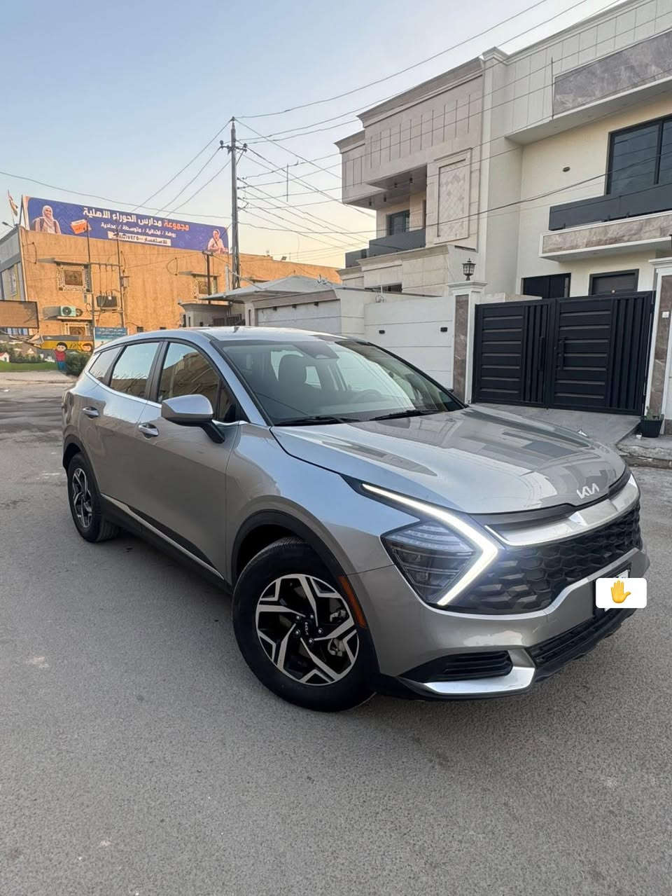 لسلام عليكم
سبورتج موديل 2024 امريكي 
محرك 2500 GDI المسافه المقطوعة 9000
رقم بغداد بااسمي رقم جديد 
حادثها جاملغ موضح بصور وسونار موجود جديد صار شهر ماخذه
رادار امامي وخلفي وجانبي 
اشاير بالمري 
سستم اضاء داخليه كامل 
تحكم استيرن 
كشنات جلد لونين احمر واسود
قطعتين تبريد 
تدفئة ستيرن 
كامره دواره
ردار سرعة + مثبت سرعة 
شاحن وايرلس  
سستم سماعات\ 
 3 أنظمة قيادة ( سبورت + سمارت + نورمل )
اضويه اماميه و خلفيه LED 
ويل كب 
تخم تاير وسبير جديد
بغداد الزعفرانيه
***********
السعر 210 وبيها مجال
