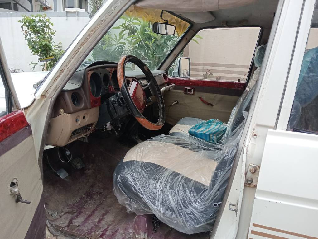 لاندكروز ئارمي بلاستيك سليماني موديل 85 2ئيف 6گير مكينه و اكسل ده بل اكسل به شه رت گيري 5 زور مزبوت نيه تاقمه روتي كامل كوراوه لايت و فلجه و تايه هه موي مه زبوت سحري 24 محامله ي كه ميك تيدا شوين رانيه *********** رانية, السليمانية
