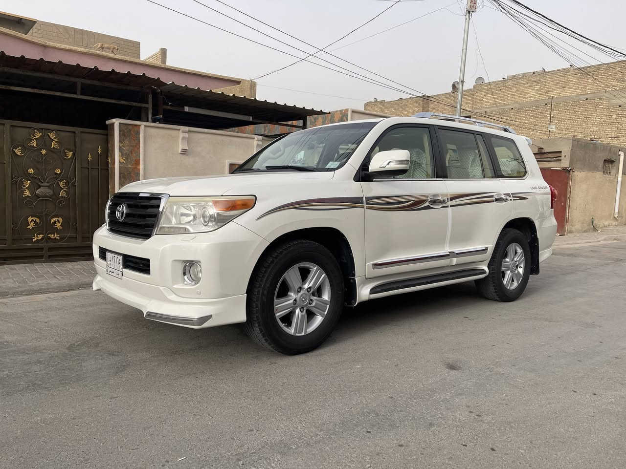 للبيع
لاندكروز 2013
رقم بغداد  بأسمي 
6 سلندر 
فورويل 
كرسي كهربائي 
كشنات جلد بيجي كلش جدد
داخل صاج ملكي 
شاشه كبيره كامره خلفيه 
ثلاجه بالتچوه تحكمات ستيرن
دركه صاج مري شفط وأوتوو 
بصمه بيبان وتشغيل 
8 ايرباك
حساس. امامي خلفي 
زراك لايت حاجب لايت 
لايت فوول زنون
مري قلاب عند البك
مري شفط وأتوو عند القفل والفتح
جام يصعد وينزل عند القفل والفتح 
7 راكب تبريد 3 قطع 
سلايد رووف
تخم بردات وياهه
تخم تاير جديد جداً باتري جديد 
صدر زيرو
العداد 85 حقيقي 
بيهه صبغ جاملغ خلفي نصف صبغ 
جاملغ امامي بارد شبر
سياره جداً ً جديده خاليه  من كل نقص
السعر 355 ورقه  بيهه مجال
مكاني بغداد 
***********
