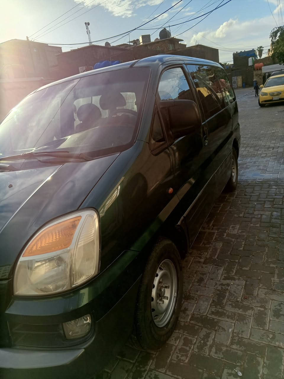 ستاركس مديل 2004 تعمير جديد مكينه وكير حاويه تخم تاير جديد صدر امام وخلفي جديد تبريد جديد بغداد مدينة الصدر   ***********
