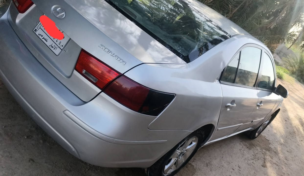 سوناتا 2010 حاويه بدون گص ادوات متوئم الماني عاج اصلي شرط مكينه دوش گير ومحرك كارتون حداده تخم تاير 100%100 تبريد ثلج 🥶 سعر ٤٨ مكان شطره اتصال ***********
