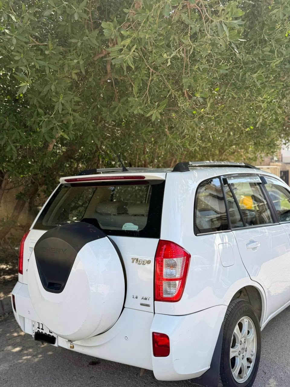 سلام عليكم 
تيكو ٢٠١٣ شركة العامة ماشية ٦٦ الف 
مكفولة بدون صبغ ولا تبديل ، كير ومحرك وصدر وتبريد ع وضع الشركة 
ملشي بيها شغال 
بيها فقط طعجة بالجاملغ الامامي جهة السائق
رقم بغداد سنوية وهزة ورقم جديد وباسمي
السعر ٧٢ ورقة وبيها مجال 
*********** Colombo, Sri Lanka
