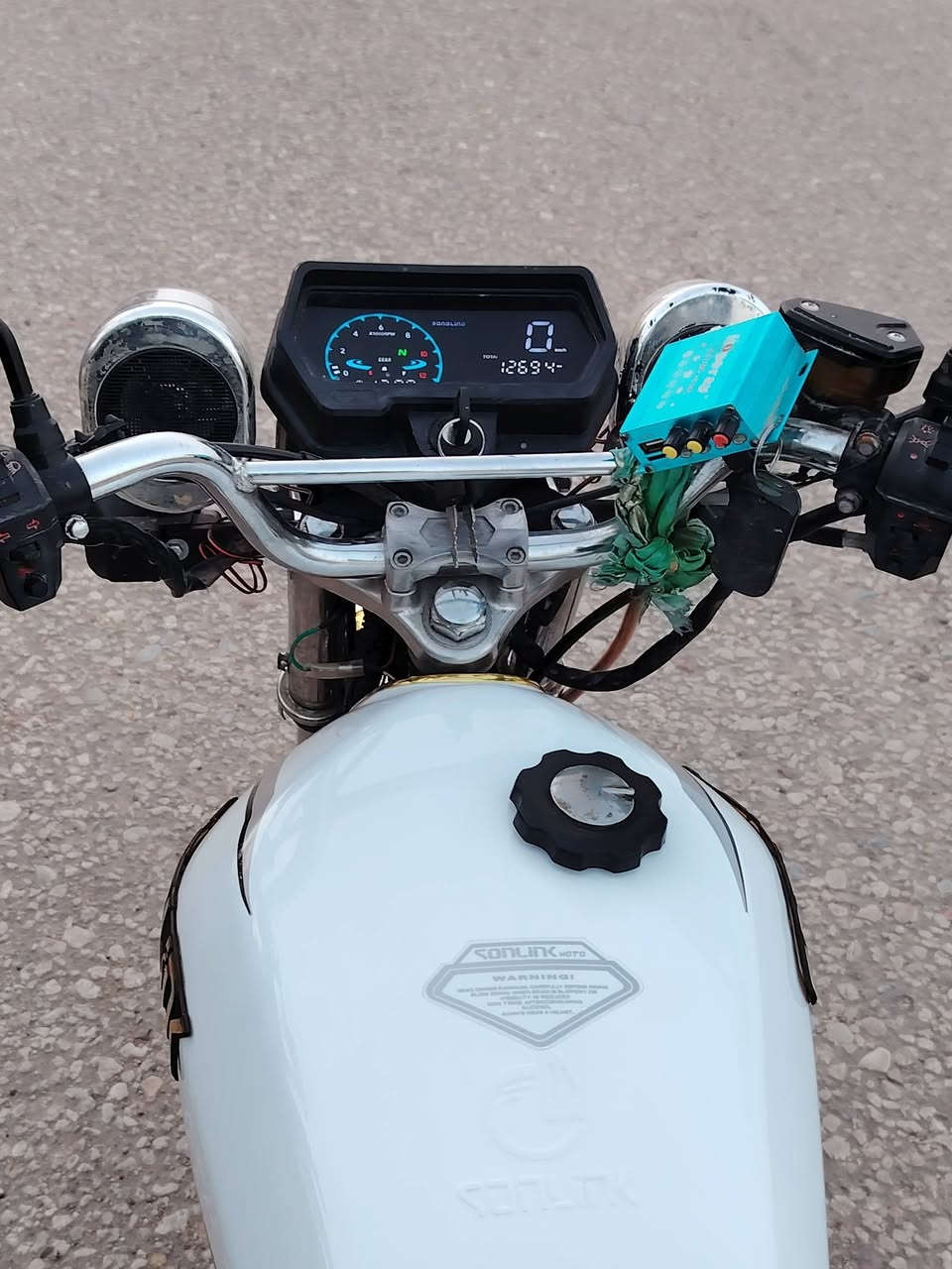 السلام عليكم سعر 675
للبيع سيفان 2024طالعه 2025ماشيه 12الف فقط
اوراق اصولي
كهربائية كله جديد شقاله سلف باتري 
تخم تاير جديد
محرك شرط مامفتوح برقي بيها
صالنصهه كاتم
مري جدد
ام بي ثري جديد
عداد الكتروني 
مكاني بابل الحمزه الغربي الخميسيه 
*********** اتصل وتدلل
