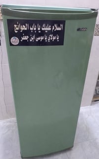 ثلاجه للبيع نوعيه Goldi شغاله كلشي ما بيهه 150 وبيهه مجال للاستفسار 07...