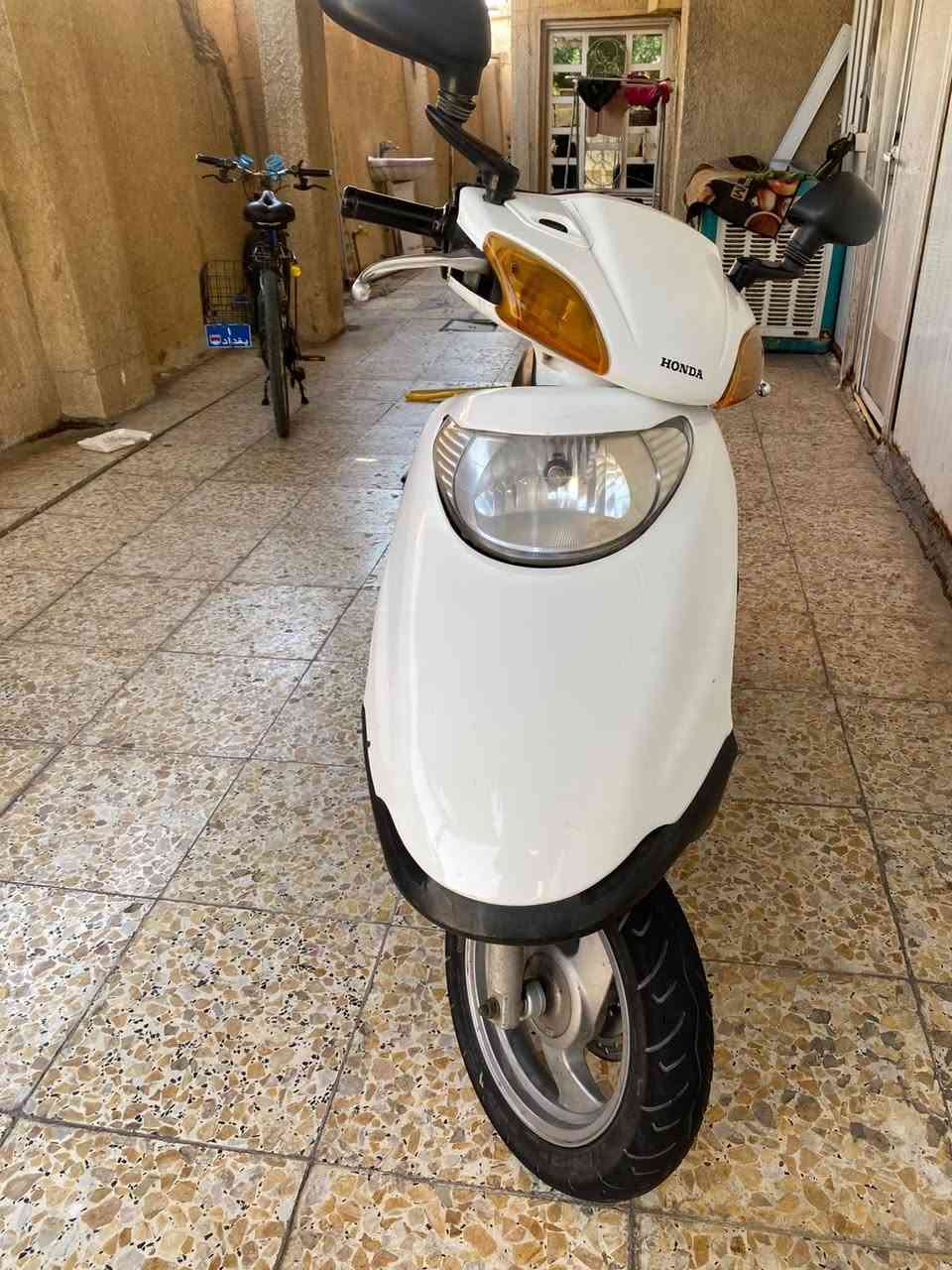 سلام عليكم سبيسي ياباني نقصها بس دكمت سالف دراجه حلوه سعر 450 ***********

