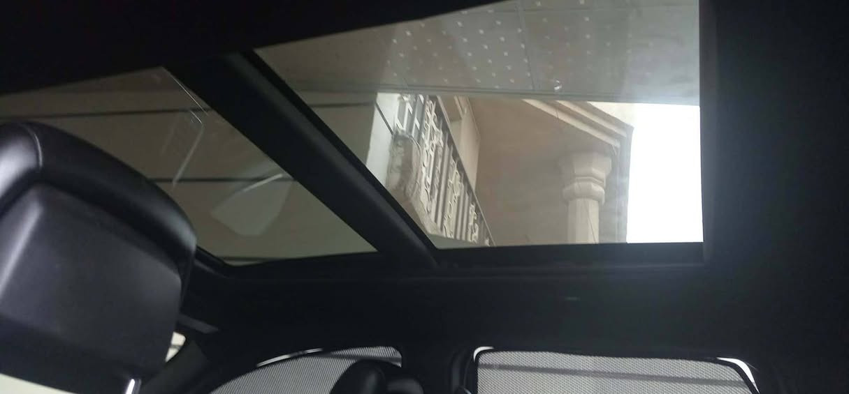 سلام عليكم 
جيب امريكي بيهه قطعتين ضرر 
سياره موصفات حلوه تشغيل عن بعد 
سياره موديل 2020 رايده مراوس 
سعره 230وبيه مجال سياره سويتله ادامه كامله
***********
