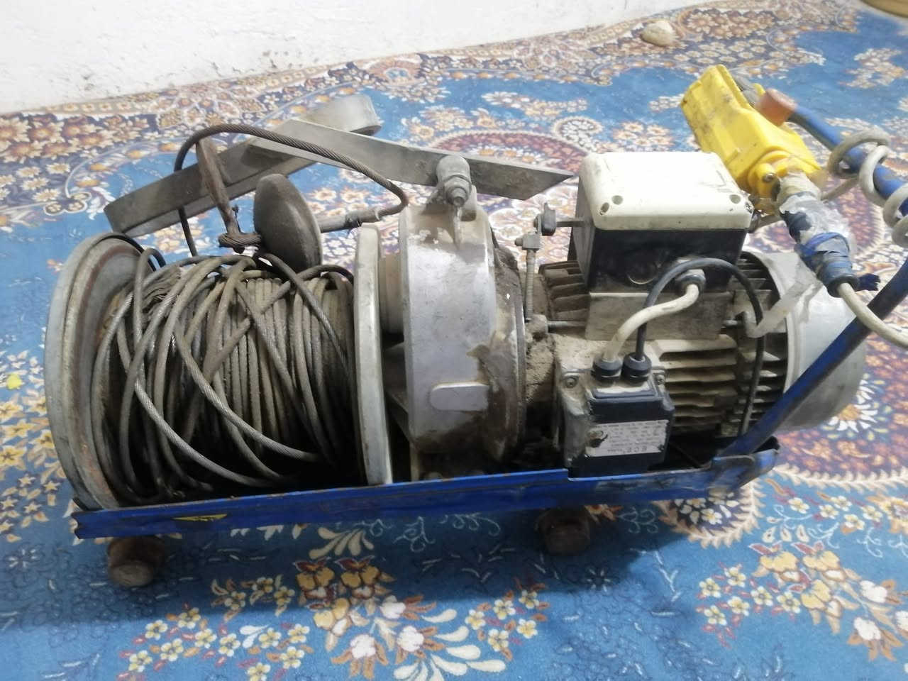 سلام عليكم الغوالي ماطور إيطالي لبيع بس ماطور عوزه بس كلج مالته يخرط الشراي يتصل بالخدمه مكاني واسط العزيزيه واسط العزيزيه ***********
