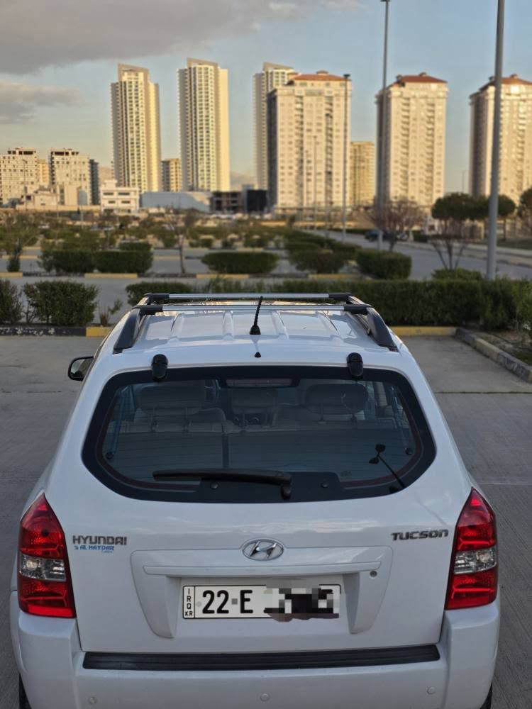 مەکینەی نەکراوەتەوە
زۆر جوان ماوەتەوە
سەیارەی مەعرەز نییە
چوار تایەی تازەی لە ژێردایە
بە ناوی خۆمانەوەیە
سەنەوی تا کۆتایی ٢٠٢٩ تازەیە
هەزەی تازەیە
نرخی ١٢٤ وەرەقەو معامەلەیەکی کەم
***********
*********** السليمانية, العراق
