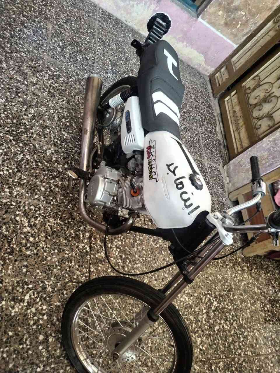 السلام عليكم دراجة نامه لبيع نهضه ونظافه ومعدل 
ما ناقصها اي شي دگ هندر وطلع لسعر 400وبيها مجال حگ الجيه المكان البصره الحيانيه ***********
