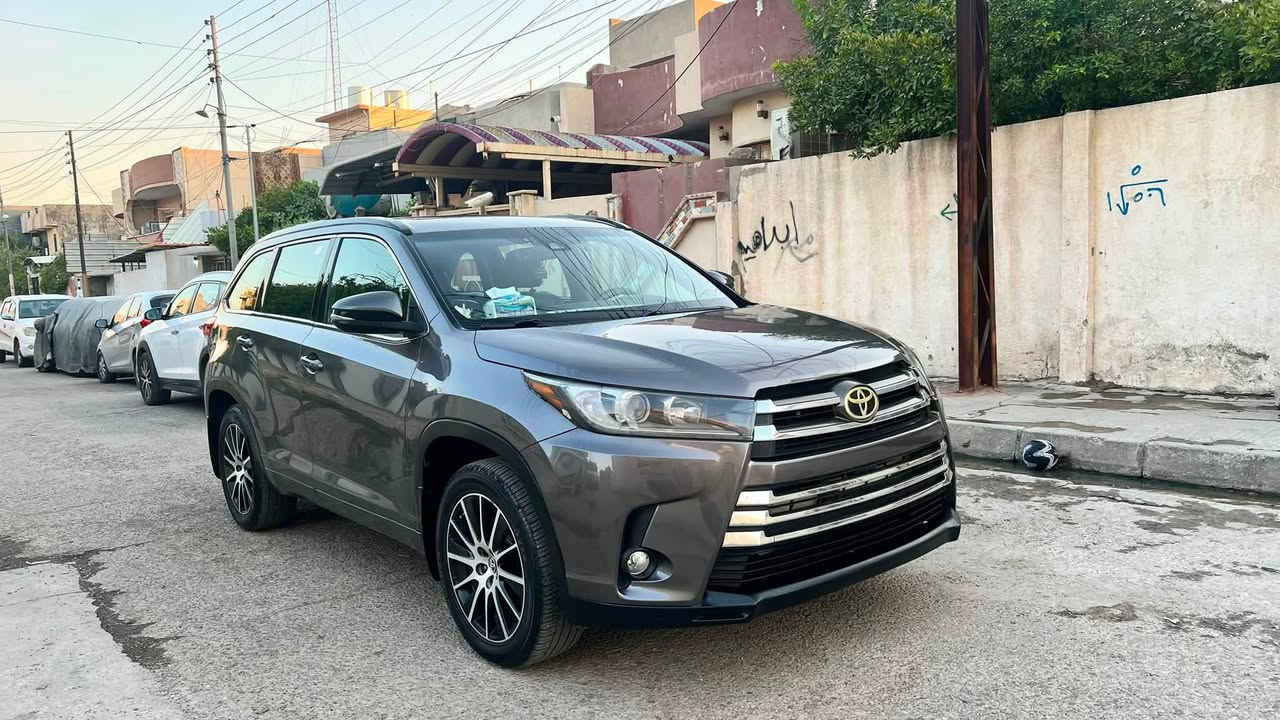 للبيع | تويوتا هايلاندر SE موديل 2018
🔹 فئة SE 

🔹مقاعد VIP

🔹 محرك 6 سلندر (V6)

🔹 دفع رباعي (4WD)

🔹 فتحة سقف

🔹صندوق كهربائي

🔹بصمة

🔹تشغيل عن بعد 

🔹تبريد خلفي 

🔹التحكم على المنحدرات 

🔹نوافذ كهربائية 

🔹كشافات ضباب 

🔹 تدفئة مقاعد 

ضررها قطعه واحدة (بونيد) 

للتواصل على الخاص أو الاتصال واتساب 

***********
