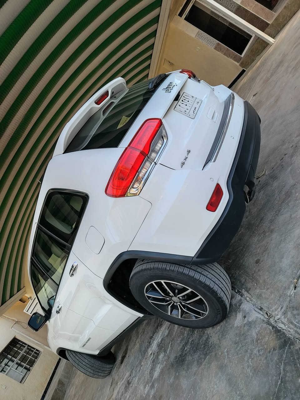 للبيع جيب مديل 14 لمتد فوول واحد ع واحد  سياره جديده معنى للكلمه  بيه بارد جاملغ امامي شبر وجاملغ خلفي شبر ع سونار شرط  اتصال عل هذا رقم ***********او واتساب او اتصل ع *********** سعرها ١٩٥ قفل المكان بغداد
