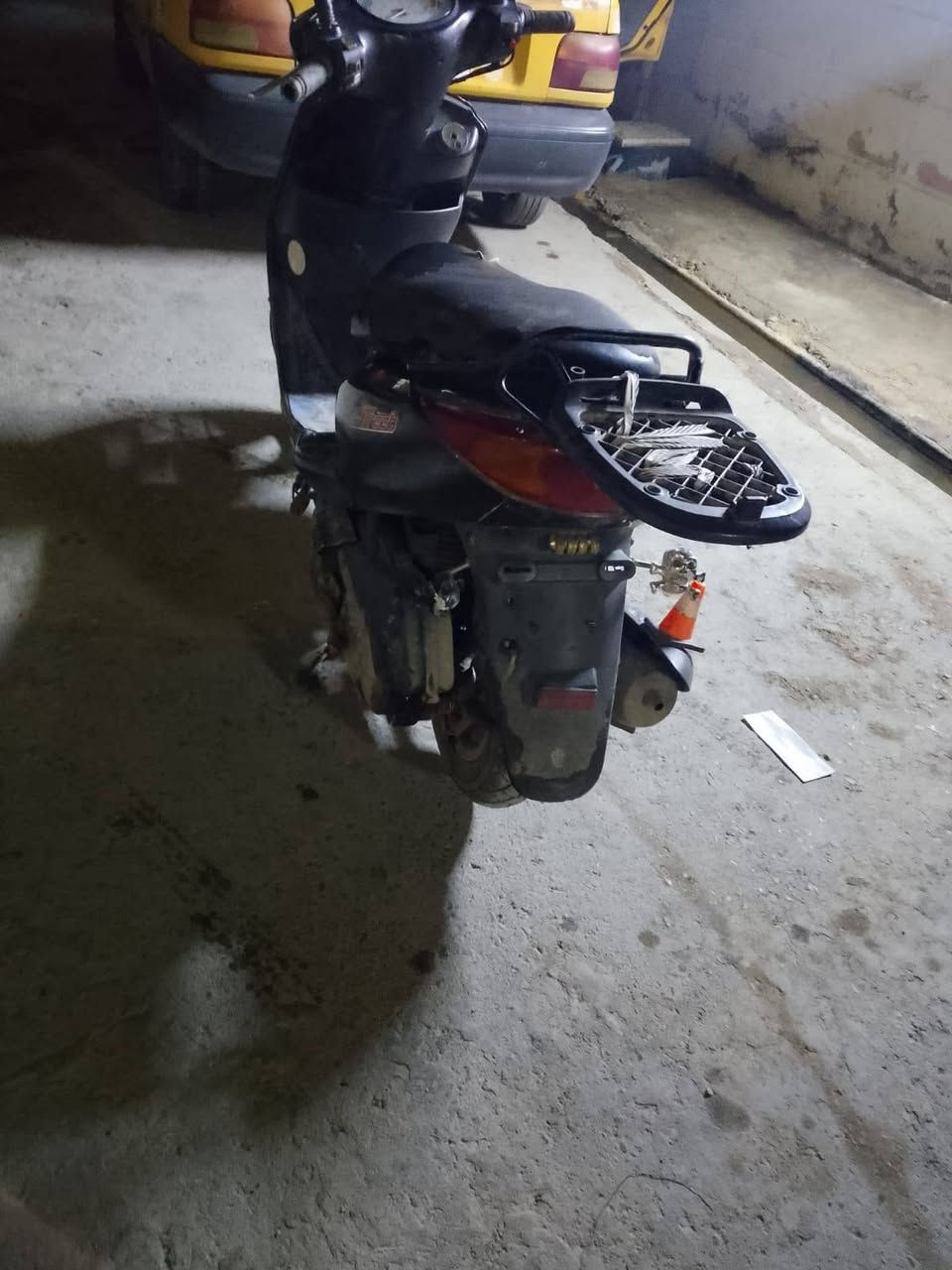 سلام عليكم متاح دراجه اكزز ياباني سلف وهندر الكهربايت شغاله المكينه ناعمه ممفتوحه شلعه ومعدل قفل ستيرن قفل جنطه أوراق كامله سعر ٤٥٠ عنوان مدينة الصدر رقم الهاتف ***********
