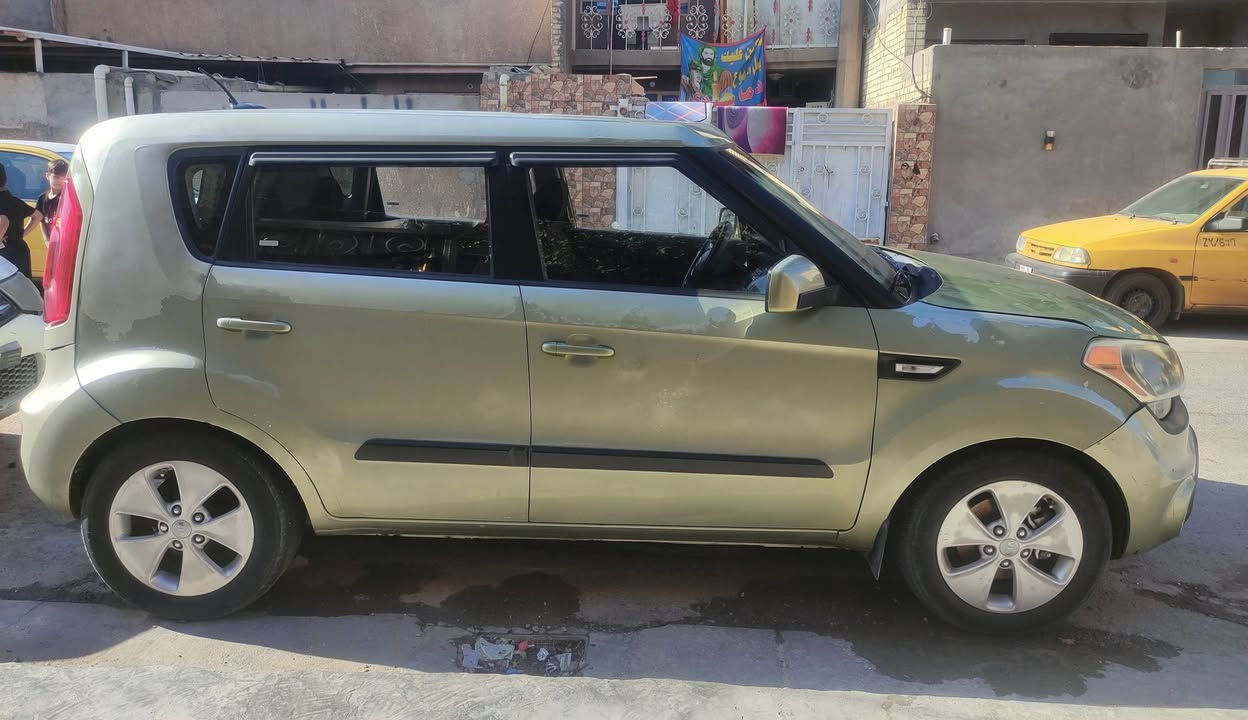 السلام عليكم ...
للبيع او للمراوس 
كيا صول موديل 12 وارد امريكي محرك GDI حجم 1600 ، گير عادي 6 نمر + البگ ، رقم بغداد الانگليزي بأسمي سنويه لغايه 27 وهزه للشهر ال 11 ، بيهه قطعتين
الصندوگ بأمريكا والچاملغ الأيسر
بالعراق بدون دواخل ، تبريد وتدفئة شغالات 
سعرهه 75 وبيهه مجال ومكانهه بغداد / البلديات 
تليفون  ***********
متواجد عالخاص والواتس آب
