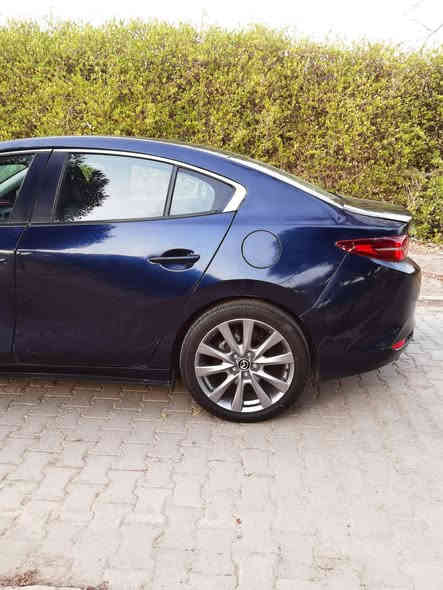 السلام عليكم (( للبيع )) او مراوس باقل او اكثر حسب القناعه
اليدور مازدا بسعر مناسب وبسعر الكوري اذا مو ارخص يتابع المنشور 

مازدا 3 موديل2021 رقم اربيل انكليزي بأسمي  هزة وسنوية كلة جديد

ضررها :- جاملغ أمامي موضح بالسونار والصور

مواصفات :- ( بصمه / كشنات جلد / نقطه عمياء / تحكمات جهتين وباقي المواصفات المعروفه ... ) 

السعر :- 130 ورقةة وبيها مجال للطيبين 

المكان :- بغداد / قرب مرور الكاظميه

للإتصال :- *********** 

ملاحظه :- الشراي يتصل بيه ويدلل والسياره احولها باسمي المشتري وبالعافيه على صاحب النصيب قلبا ولسانا ❤️
