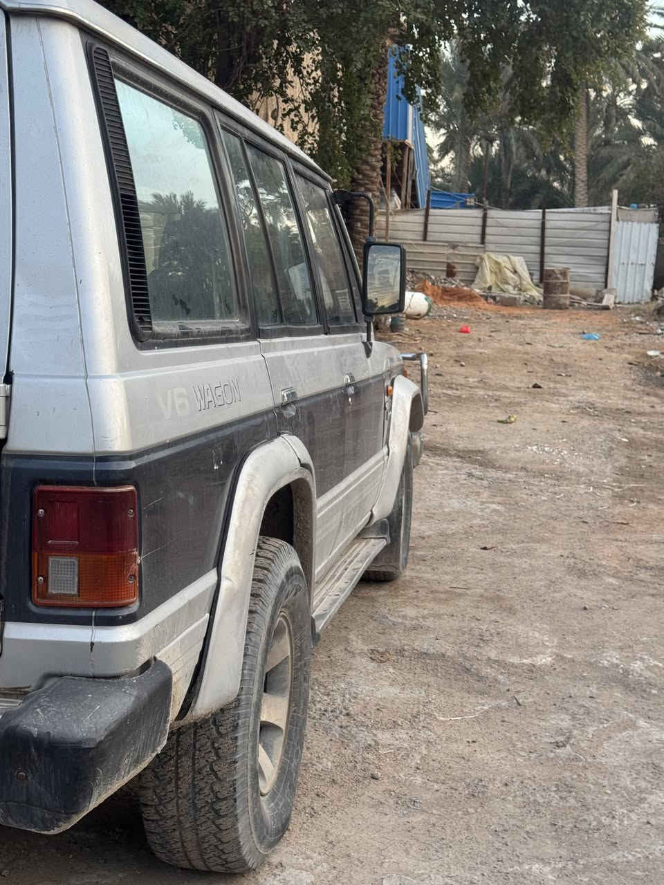 السلام عليكم
مكلف بالنشر 
للبيع هونداي ﻿گالوبر  موديل 1993محورة گير و مكينه (راس الثور ) ،السيارة مكفولة من السرقة والعشاير السنوية الأصلية موجودة وصاحبها ما اندله السيارة عندي من 2007

مكان السيارة نجف 

 رقم الهاتف: ***********
