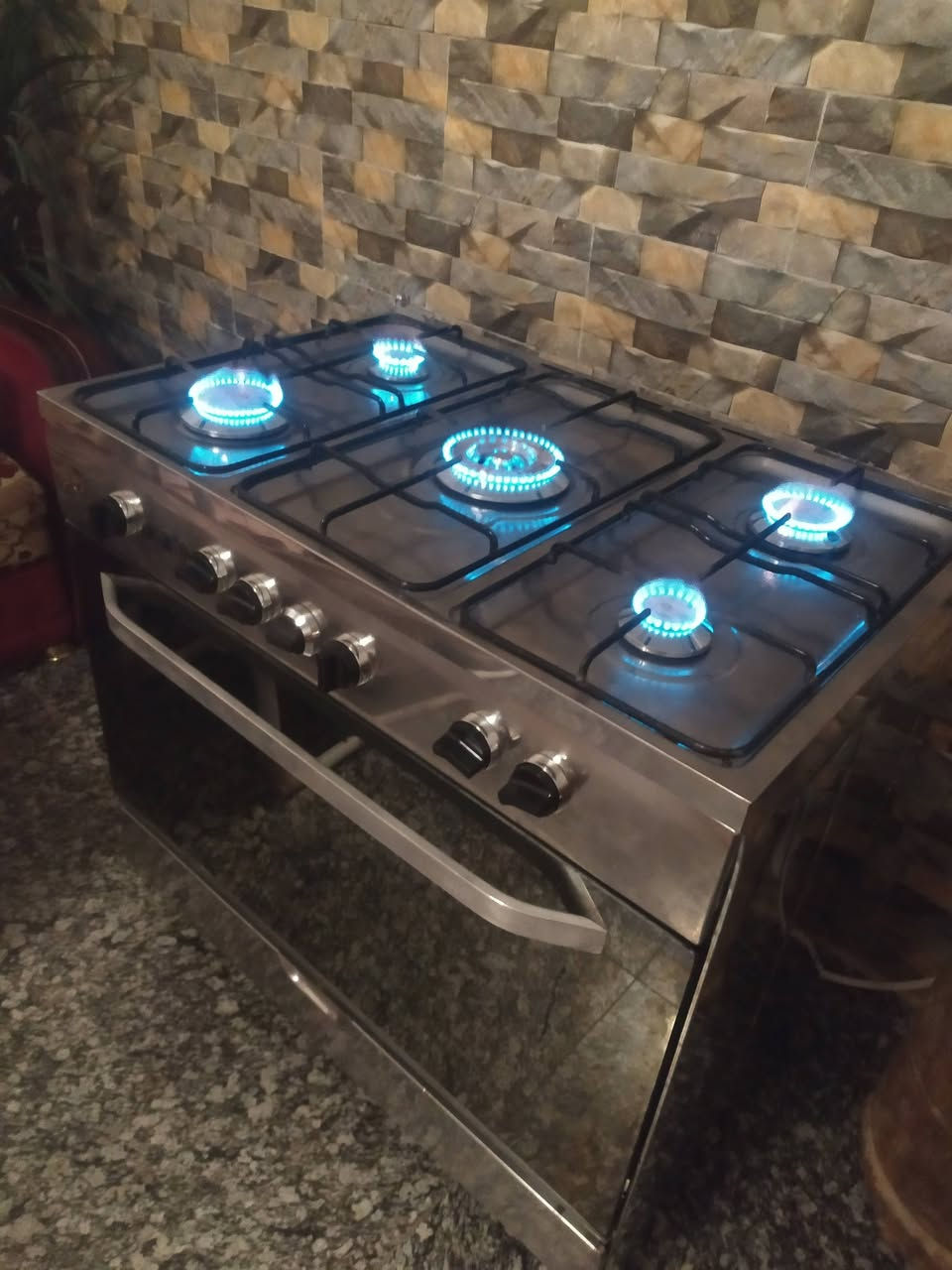 طباخ فريش مصري الاصلي نظيف جدا كله شغال عالفحص ناره زركه وقويه سعره 200 يوجد توصيل


**إذا كنت صاحب هذا الإعلان وتريد حذفه لأي سبب، رجاءا أرسل رسالة إلى الدعم الفني**