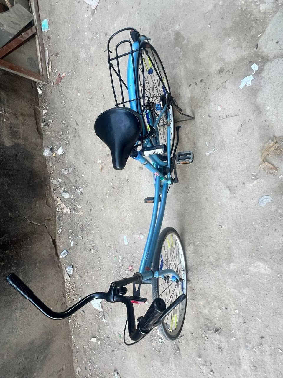 سلام عليكم بايسكل للبيع بيدي 
لون ازرك 
حجم 26
مديل 22
مختم من سكان ل سله
نضافته90%100
مد اكره موجودات 
سعر95 وبي مجال للطيبين  وبايسكل مجبزه كلش حلو 
عنوان بصره ابو خصيب محيله 
رقم ***********
