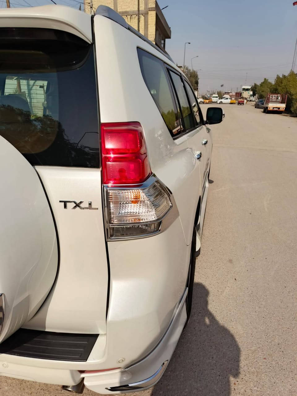 سلام عليكم 
برادو 2013 كويتي شرط ( اخت الزيرو ) بعدهه بوضع الشركه 

السياره جديده لوك شرط كلهه شركه بعدهه بوضع الزيرو جديد 

المواصفات فول ١/١ كويتي معروف الساير  السبير والعده مامستخدمات زيرو جديد بشكل مكفوله من الصبغ والبارد ومن كلشي حته مكفوله حته البلاستك كفاله محرك كير صدر تخم تاير بعده كله جديد  ونعومته خير من الله  وعل فحص عل شرط استخدام شخص  الموصفات كويتي فول 

فتحه سلايت 

بصمه 

١٠ ايرباك 

دبل تانكي 

هوك خلفي 

مري شفط وترحيب

فول تحكم استيرن 

كروز سرعه 

داخل صاج ملكي 

دركه صاج 

كشنات جلد وبعدهن بنايلون الشركه وال ٧ راكب بعده مامفتوح 

سبير معلك 

محرك 6 سلندر 4000

دفع رباعي 4x4 

7 راكب 

السياره جديده وبل عافيه عل ياخذهه 

مكان السياره بغداد 

رقم بغداد 

رقمي ***********
