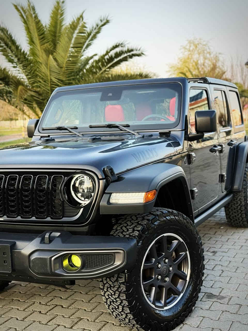 سلام عليكم
للبيع فقط
JEEP WRANGLER WILLYS  2024
10TH ANNIVERSARY 
شكل جديد
‎جيب رانگلر ويليس
فول فول مواسفات 
‎موديل:2024
ماشي 22 الف فقط
‎المحرك: 4 سلندر 2.0 تيربو E-TORQE
ضرر جنطه خلفي فقط مبدل بيلادي نفس لون بدون صبغ
بدون دواخل بدون ايرباك 
‎سياره بدون قطره صبوغ  
‎مكفول گير محرك 

‎المواصفات :
‎▪️بسمه،  تشغيل عن بعد 
بسمه ابواب
‎▪️داخل جلد 
لون احمر
كشنات تدفه تبريد
استيرن هيتر
صماعه ALPINE
‎9 سماعات
‎▪️دفع رباعي 4*4
نيزام دي فلوك 
قفل اكسل امامي و خلفي 
نيزام اوف رود
شاشه كبير كاميرا 4k 
حساسات خلفي
رادار امامي جانبي خلفي 
اميرجينسي بريك
‎▪️ شاشه كبيرة مع نضام ملاحة نفكيشن GPS 
‎▪️كاميرا خلفية مع امكانية التقريب (زوم) .
‎▪️نظام (Auto stop)
‎‏ABS,TC,Off-road page
‎▪️مرايا متحسسة للاضاءة العالية .
‎▪️ لايت مع بلوجكتر زنون .
‎▪️ بك لايت مع سكن لايت LED .
‎▪️ سقف 3 قطع قابلة للازالة .
‎▪️ ابواب قابلة للازالة .
‎▪️ نظام (Auto Start System) التشغيل والاطفاء الاوتوماتيكي للتوفير في صرف الوقود .
سياره بدون رقم تترقم شمالي فقط
📍مكان سياره سليماني 
📞 ***********
